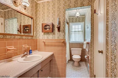 560 Wakefield Dr, Metuchen, NJ 08840 - Photo 37