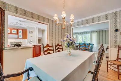 560 Wakefield Dr, Metuchen, NJ 08840 - Photo 23