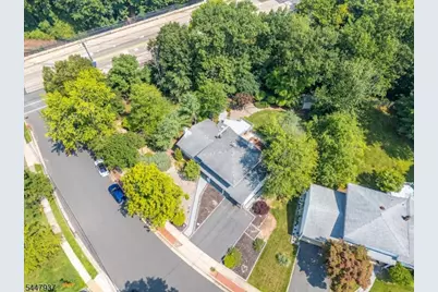560 Wakefield Dr, Metuchen, NJ 08840 - Photo 5