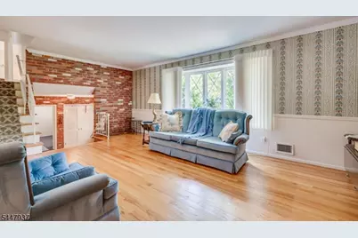 560 Wakefield Dr, Metuchen, NJ 08840 - Photo 21