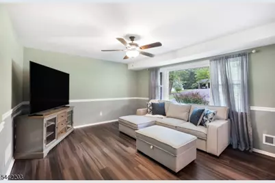 41 Holly Glen Ln, Berkeley Heights Township, NJ 07922 - Photo 3