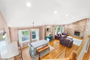 41 Holly Glen Ln, Berkeley Heights Township, NJ 07922 - Photo 3