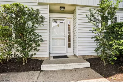 27 Coachlight Dr, Chatham Township, NJ 07928 - Photo 3