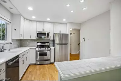 27 Coachlight Dr, Chatham Township, NJ 07928 - Photo 11