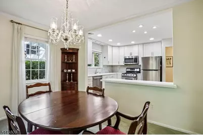 27 Coachlight Dr, Chatham Township, NJ 07928 - Photo 9