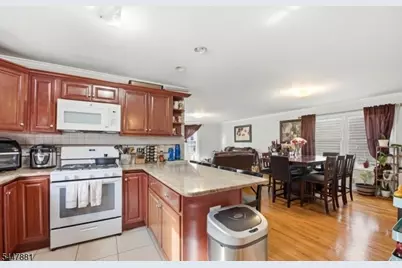 637 Jefferson Ave, Elizabeth, NJ 07201 - Photo 3