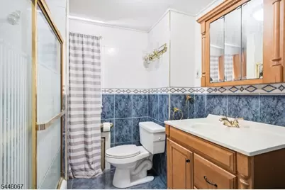 619 E 2nd Ave, Roselle, NJ 07203 - Photo 15