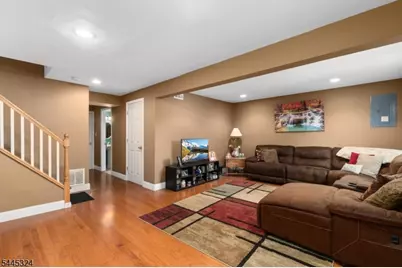 138 William St, Little Falls Township, NJ 07424 - Photo 3