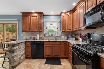 138 William St, Little Falls Township, NJ 07424 - Photo 9