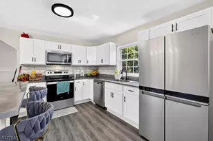 246 N 3rd Ave, Manville, NJ 08835 - Photo 21