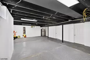 246 N 3rd Ave, Manville, NJ 08835 - Photo 31