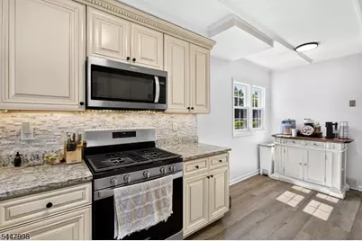 246 N 3rd Ave, Manville, NJ 08835 - Photo 15