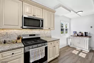 246 N 3rd Ave, Manville, NJ 08835 - Photo 15