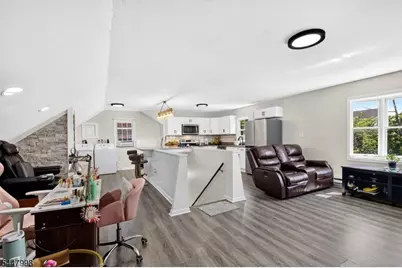246 N 3rd Ave, Manville, NJ 08835 - Photo 17
