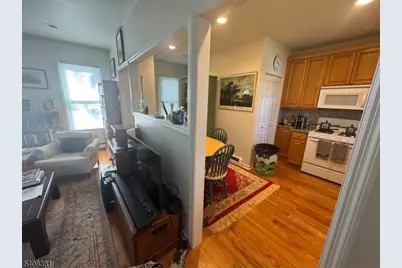 27 Broad St, Flemington, NJ 08822 - Photo 5