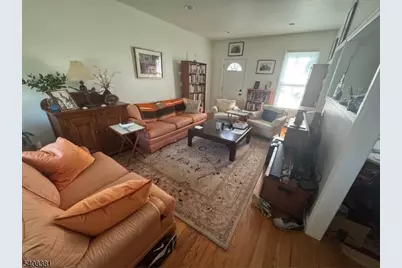 27 Broad St, Flemington, NJ 08822 - Photo 3
