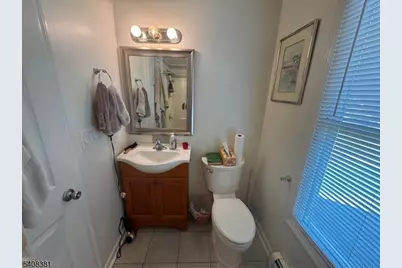 27 Broad St, Flemington, NJ 08822 - Photo 17