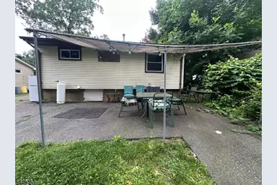 4 Florida Ave, Jefferson Township, NJ 07849 - Photo 3