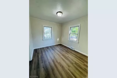 30 Brinkerhoff St, Ridgefield, NJ 07660 - Photo 3