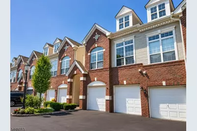 810 Firethorn Dr #E2, Union Township, NJ 07083 - Photo 3