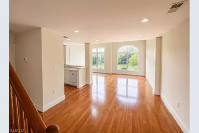 810 Firethorn Dr #E2, Union Township, NJ 07083 - Photo 5