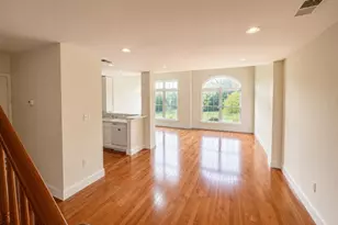 810 Firethorn Dr, Union Township, NJ 07083 - Photo 5