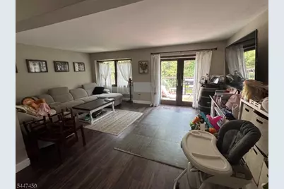 5006 N Oaks Blvd, North Brunswick Township, NJ 08902 - Photo 9