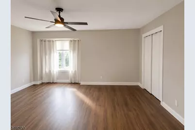 5006 N Oaks Blvd, North Brunswick Township, NJ 08902 - Photo 7