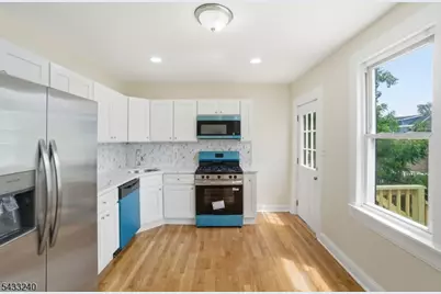 306 Smith St, Newark, NJ 07106 - Photo 15
