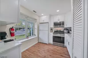 115 Wycombe Pl, Franklin Township, NJ 08873 - Photo 3