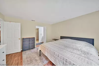 115 Wycombe Pl, Franklin Township, NJ 08873 - Photo 11