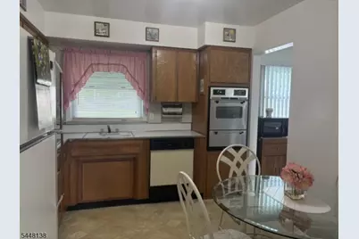 5 Thelma Ct, Woodbridge Township, NJ 07067 - Photo 11