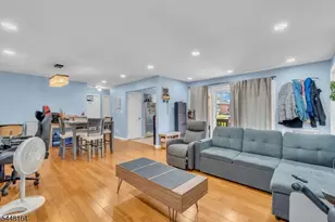 527 Andria Ave, Hillsborough Township, NJ 08844 - Photo 5