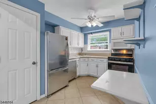527 Andria Ave, Hillsborough Township, NJ 08844 - Photo 7