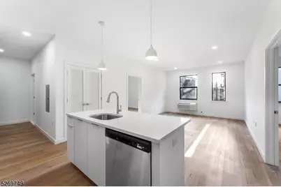 25 Freeway Dr #505, East Orange, NJ 07018 - Photo 3