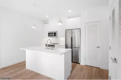25 Freeway Dr #412, East Orange, NJ 07018 - Photo 7