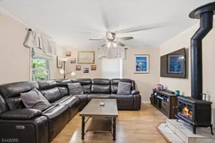 110 Maxim Dr, Hopatcong, NJ 07843 - Photo 9