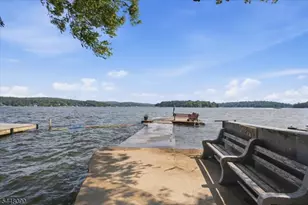 110 Maxim Dr, Hopatcong, NJ 07843 - Photo 7