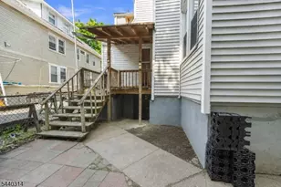 196 S 6th St, Newark, NJ 07103 - Photo 17