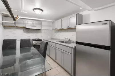 196 S 6th St, Newark, NJ 07103 - Photo 13