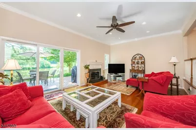 39 Chelsea Ct, Madison, NJ 07940 - Photo 9