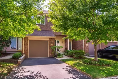 39 Chelsea Ct, Madison, NJ 07940 - Photo 1