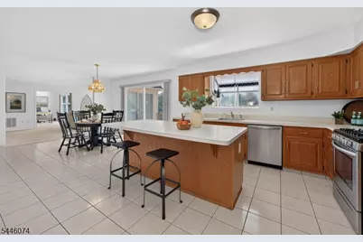18 Cornell Trl, Hillsborough Township, NJ 08844 - Photo 7