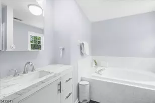 9 Mills Ct, Raritan Township, NJ 08822 - Photo 27