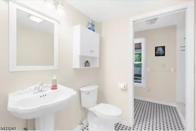 9 Mills Ct, Raritan Township, NJ 08822 - Photo 15