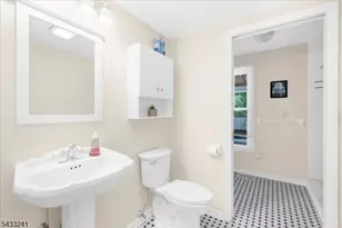 9 Mills Ct, Raritan Township, NJ 08822 - Photo 15