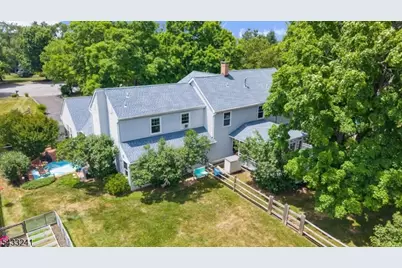 9 Mills Ct, Raritan Township, NJ 08822 - Photo 3