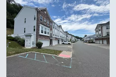 502 Parkview Ln, Rockaway Township, NJ 07866 - Photo 3