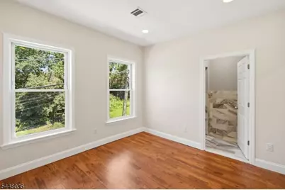 234 Lt Glenn Zamorski Dr, Elizabeth, NJ 07206 - Photo 23