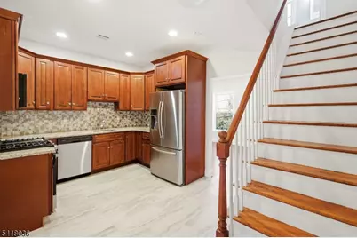 234 Lt Glenn Zamorski Dr, Elizabeth, NJ 07206 - Photo 13